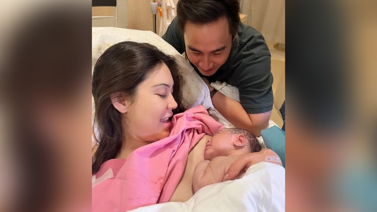 เปิดภาพแรก "น้องภีรันทร์" ลูกชาย แมท ภีรนีย์ ลืมตาดูโลกทันวันส่งท้ายปี ของขวัญที่ดีที่สุด