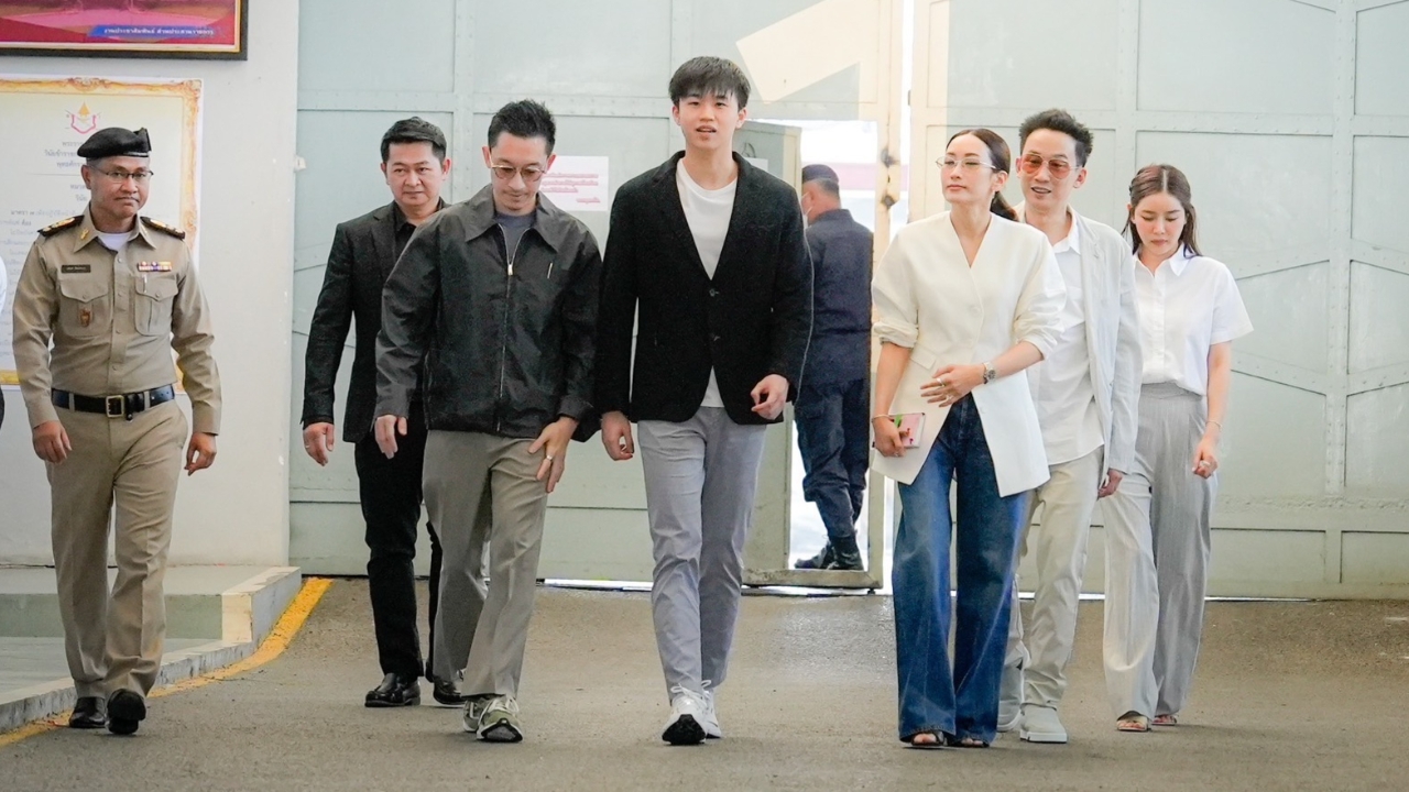 น้องไปป์ เข้าเยี่ยม “ทักษิณ” เผยเป็นตัวแทน “ยิ่งลักษณ์” ฝากความคิดถึงให้คุณลุง