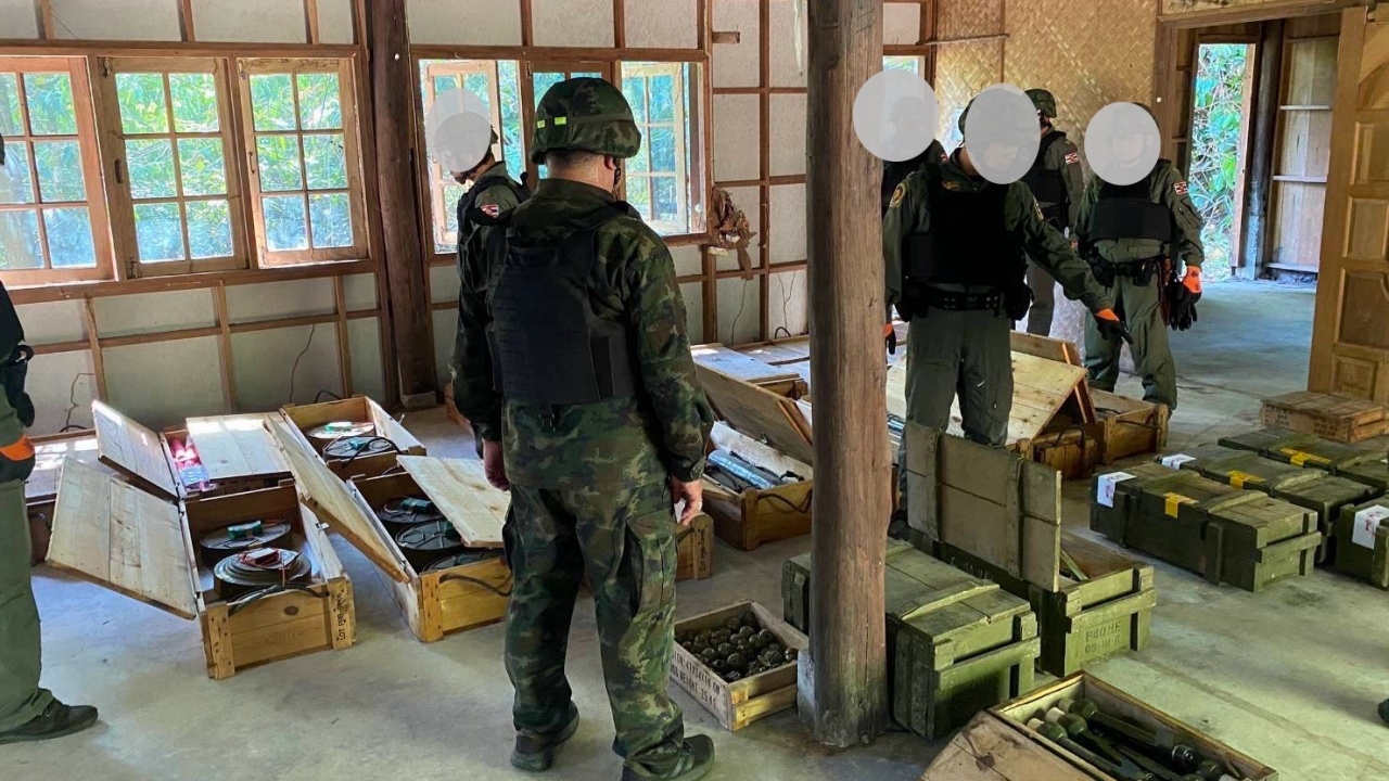 เจอคลังแสงกัมพูชา ซุกกาสิโนทมอดา เครื่องยิงจรวด RPG กระสุนนับหมื่นนัด