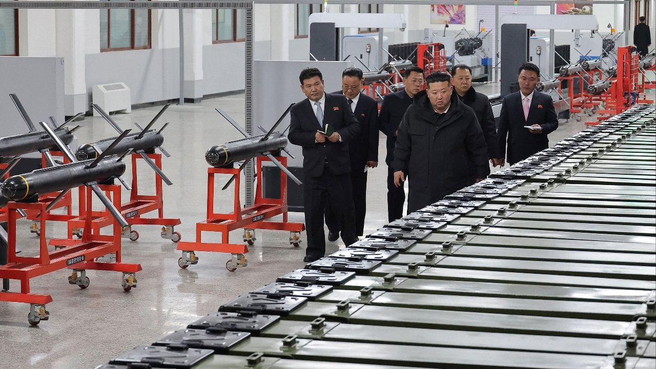 เกาหลีเหนือทดสอบขีปนาวุธไฮเปอร์โซนิก คิม จองอึน ประกาศพร้อมทำสงคราม