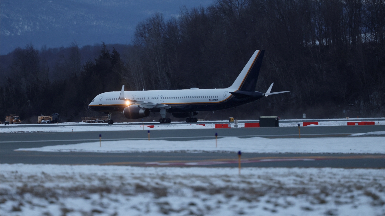 นิโคลัส มาดูโร ประธานาธิบดีเวเนซุเอลา ถึงฐานทัพในนิวยอร์กแล้ว