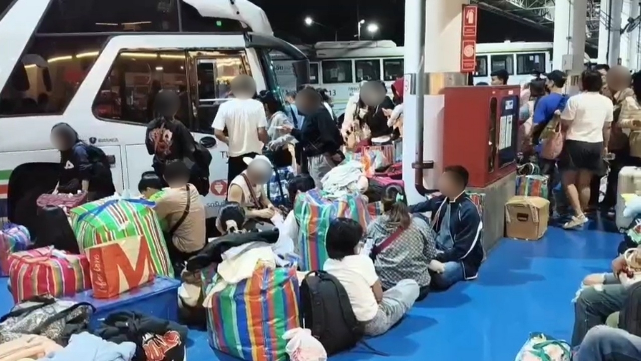 "สถานีขนส่งหมอชิต 2" คนยังหนาแน่น แห่เดินทางกลับบ้านช่วงเทศกาลปีใหม่ 2569