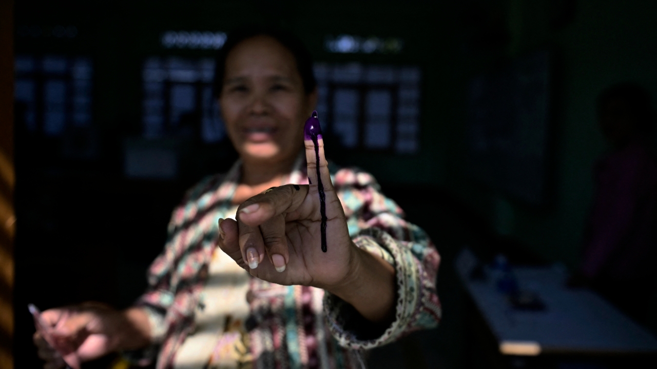 เลือกตั้งเมียนมารอบแรก คนรุ่นใหม่เมินใช้สิทธิ คนลงคะแนนบางตา ถูกประณามเป็นการเล่นละครที่ไร้สาระ