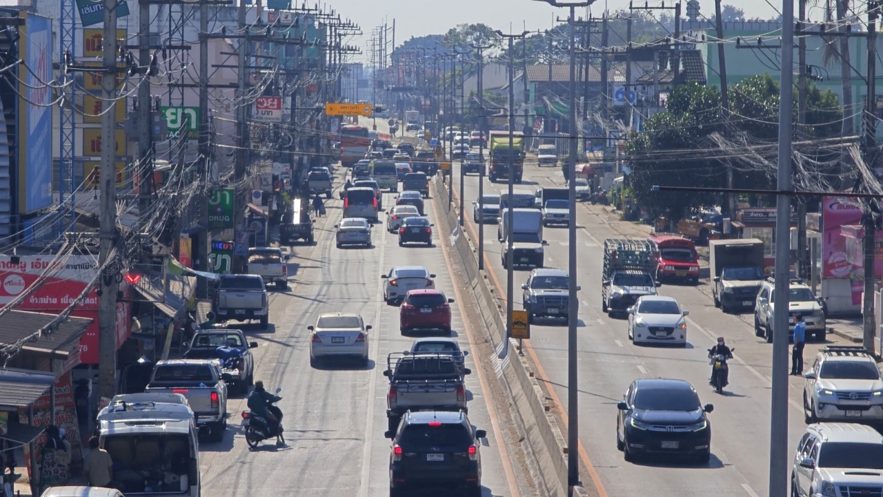 เชียงใหม่คึกคัก "นักท่องเที่ยว" แห่เดินทางมาเที่ยวช่วงปีใหม่ ทำรถแน่นทุกเส้นทาง