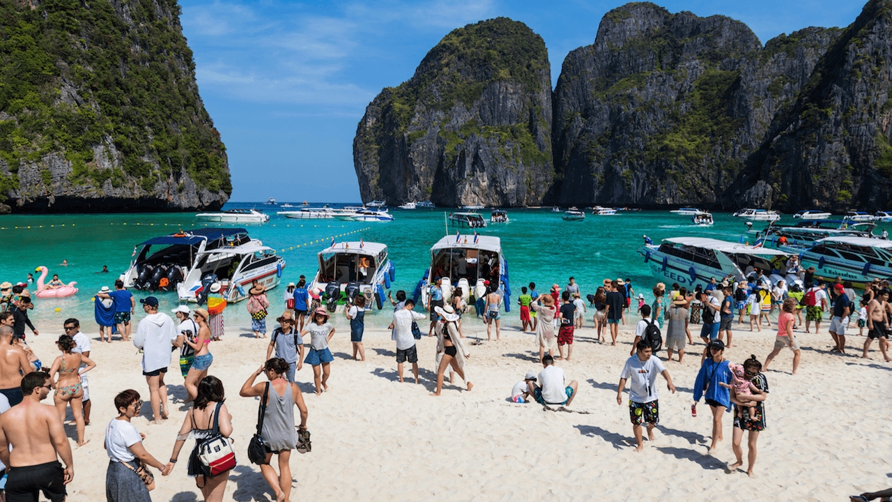 ท่องเที่ยวปลายปีคึกคักน้อย พิษน้ำท่วมใหญ่ภาคใต้-ปมขัดแย้งกัมพูชา