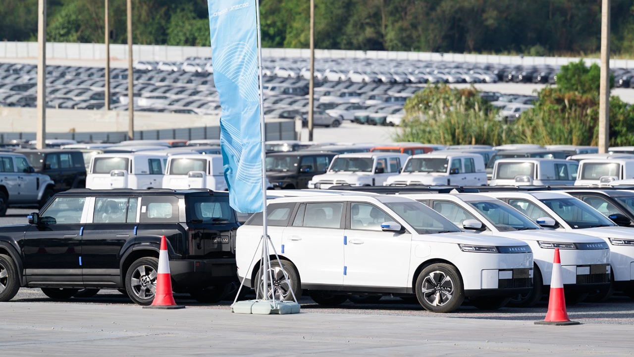 Omoda & Jaecoo เผยภาพลูกค้ารับรถไฟฟ้า JAECOO 5 EV ที่แหลมฉบังสุดชื่นมื่น