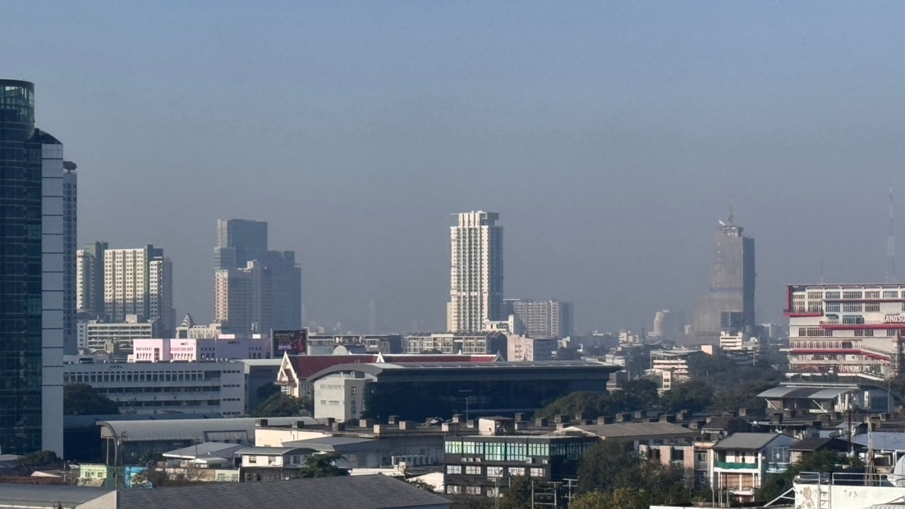 เช้านี้ กทม. ค่าฝุ่น PM 2.5 เกินมาตรฐาน 11 พื้นที่ อยู่ในระดับเริ่มกระทบสุขภาพ