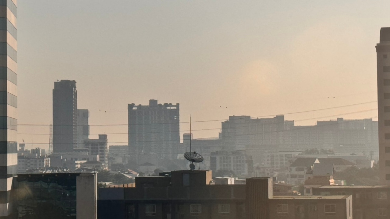 คนกรุงอ่วม เช้านี้ค่าฝุ่น PM 2.5 เกินมาตรฐาน 19 พื้นที่ เริ่มมีผลกระทบต่อสุขภาพ