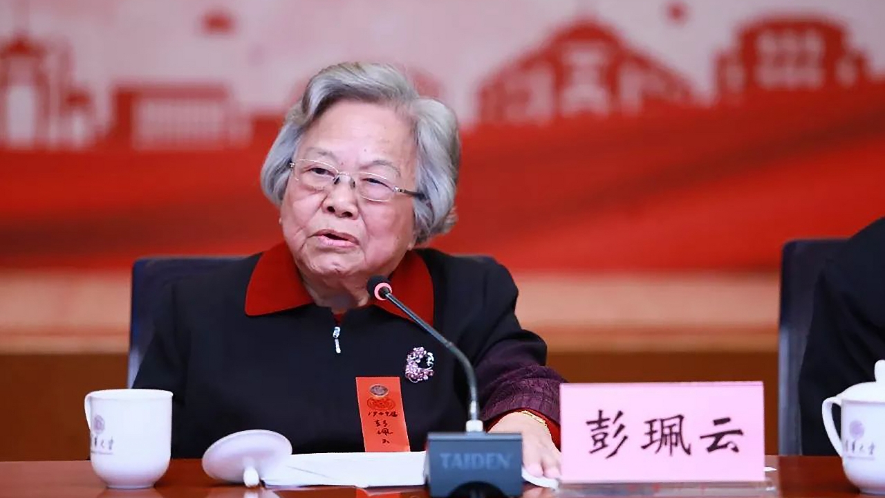 โซเชียลจีนเดือด รุมวิจารณ์ "นโยบายลูกคนเดียว" หลังการเสียชีวิตของอดีตแม่ทัพการคุมประชากร