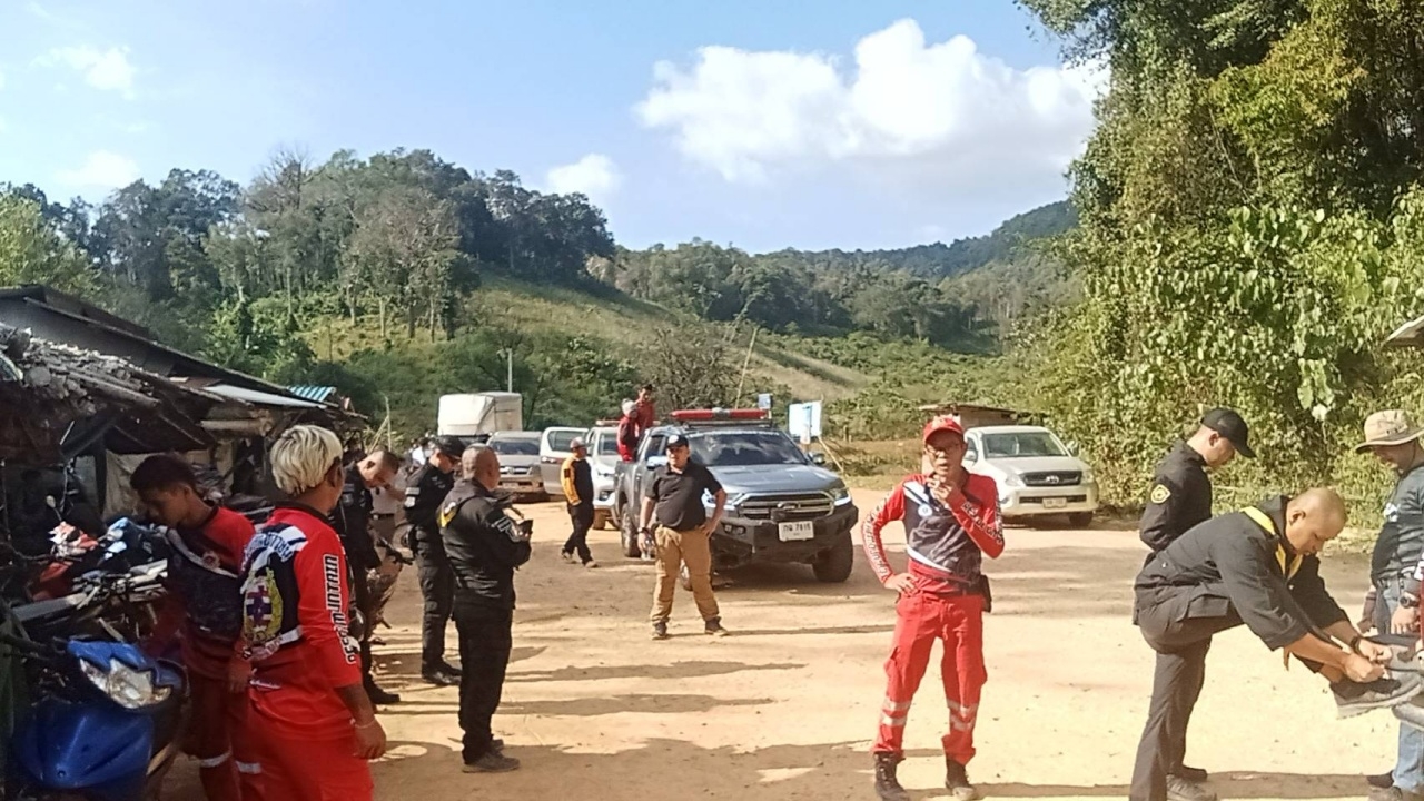 เร่งกู้ร่างนักท่องเที่ยว พลัดตกดอยสูง ที่ จ.ตาก เสียชีวิต