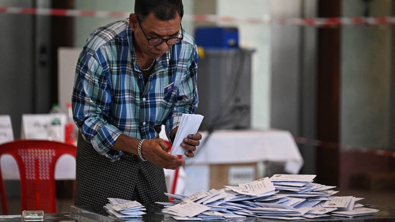 กองทัพเมียนมาคุมเสียงขาด พรรคทหารได้ที่นั่งพอจัดตั้งรัฐบาลแล้วก่อนเลือกตั้งครบทุกเฟส