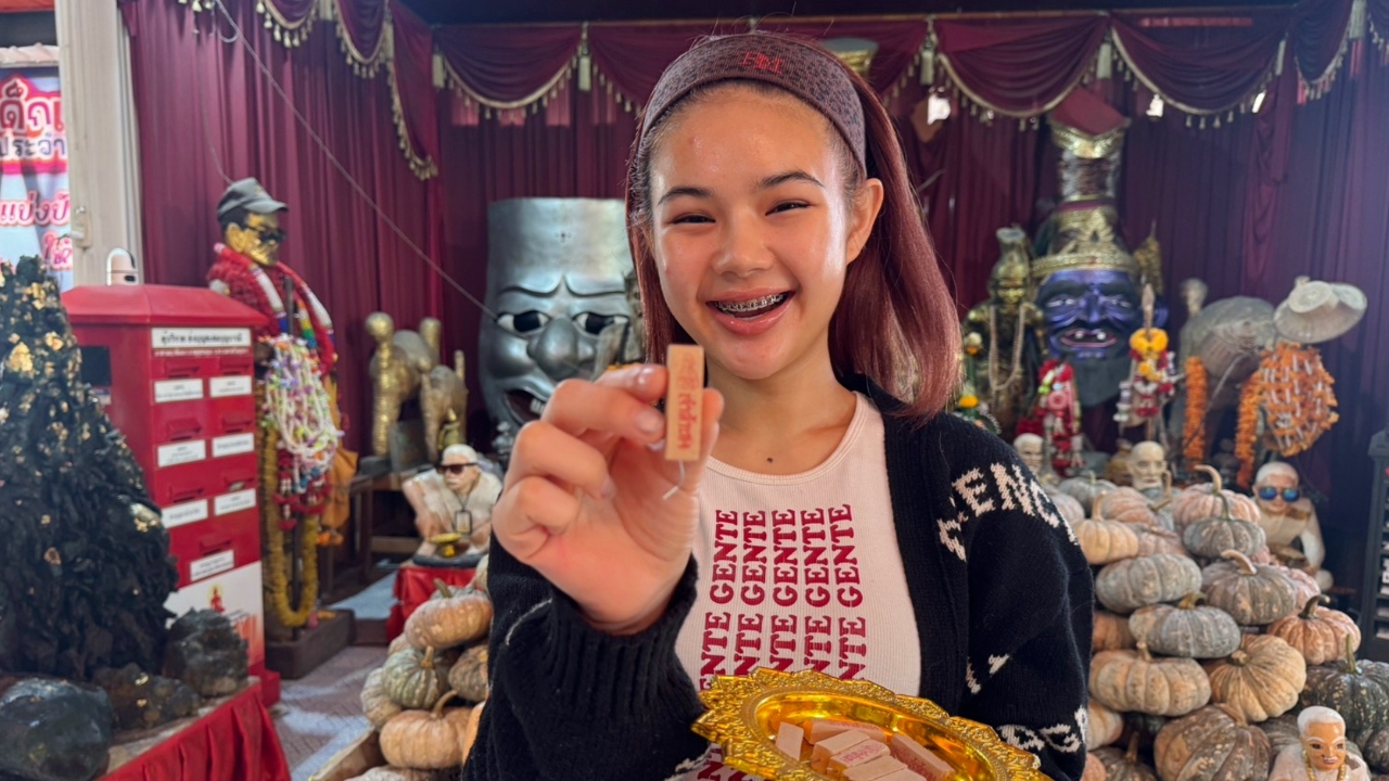 นางเอกลิเกชื่อดัง ขอพรปู่ฤาษีพรหมเมศ แฟนคลับแห่ส่อง “เลขเด็ด” ลุ้นโชค