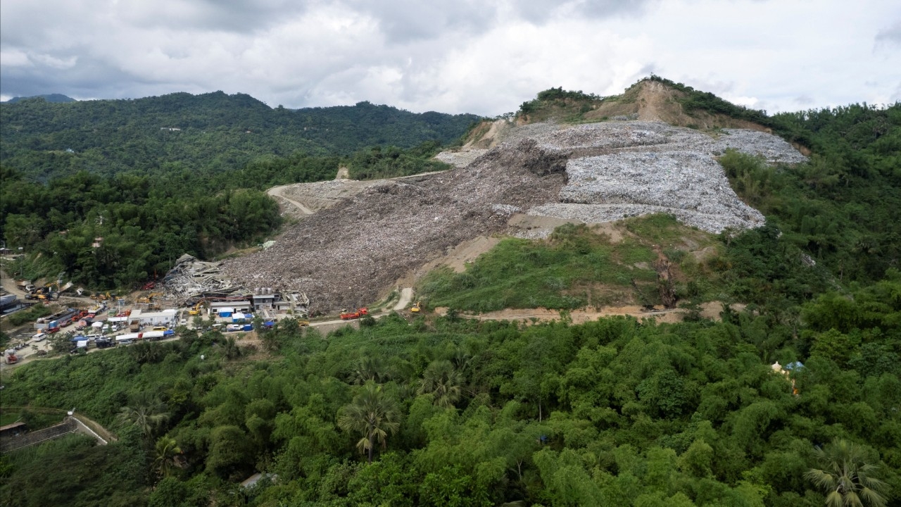 พบแล้ว 7 ศพ ภูเขาขยะถล่มในฟิลิปปินส์ หายอีก 29 ความหวังริบหรี่