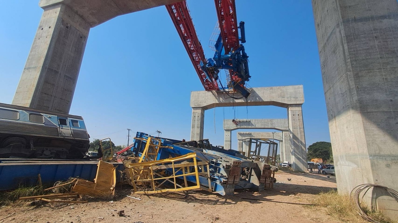 พนักงานรถไฟ เล่าวินาทีเครนหล่นทับรถไฟ ตัวลอยกระแทก ตั้งสติ รีบช่วยผู้โดยสาร