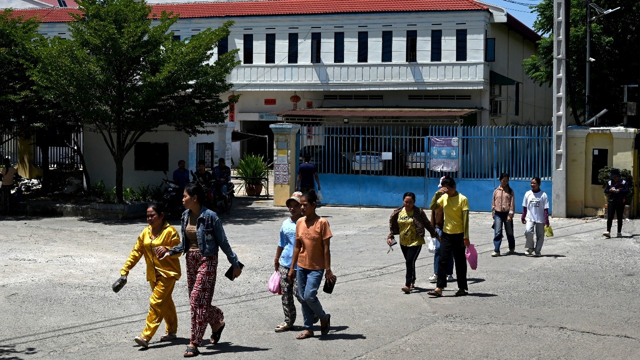 กระทรวงพาณิชย์กัมพูชาเผย การค้าไทย-กัมพูชา ปี 68 หด 15% เหลือ 3.6 พันล้านดอลลาร์ ผลกระทบเหตุพิพาท