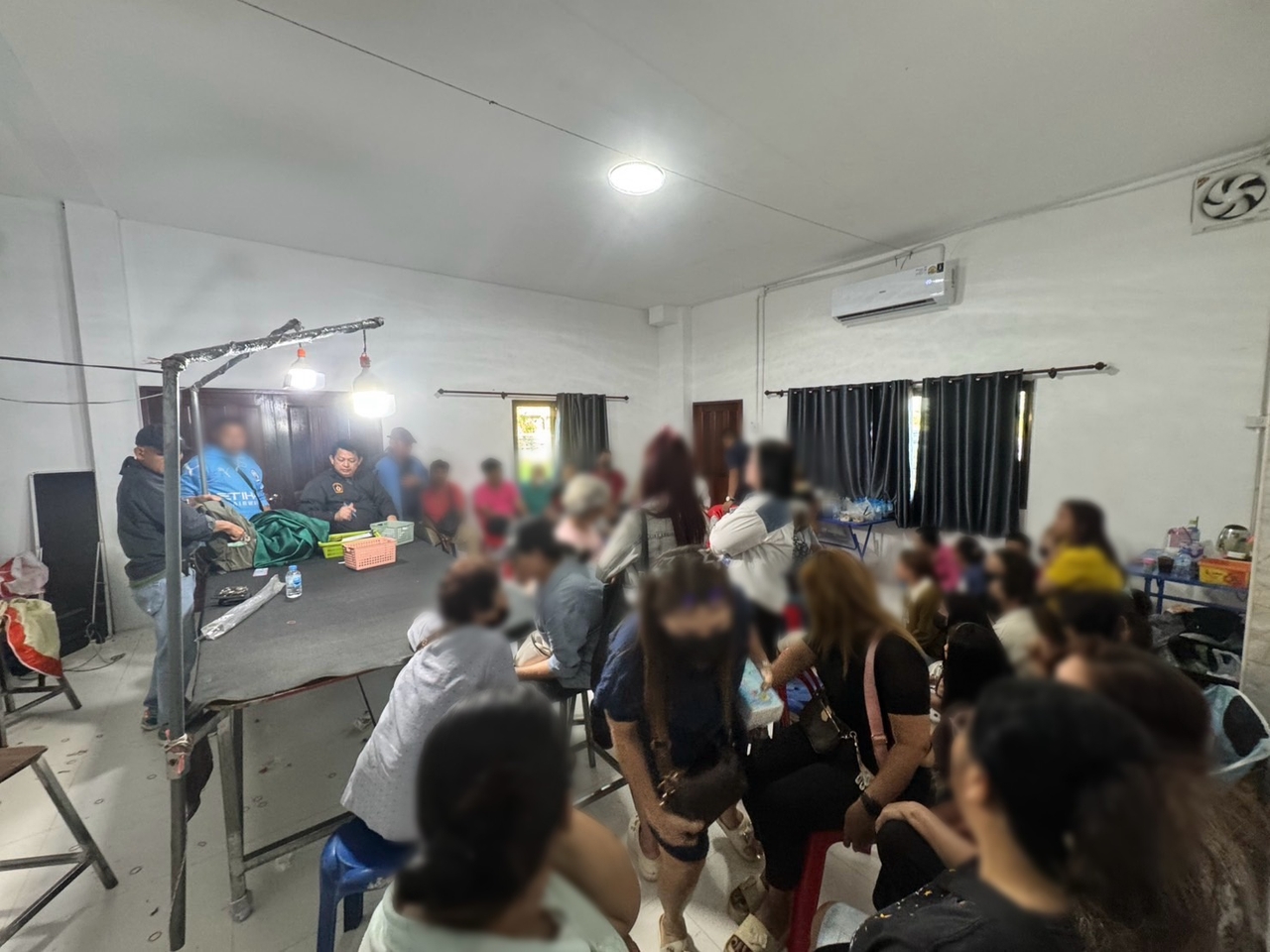 บุกทลายบ่อนบ่อปลาองครักษ์ รวบนักพนัน 38 ราย เจ้ามืออายุเพียง 23 ปี