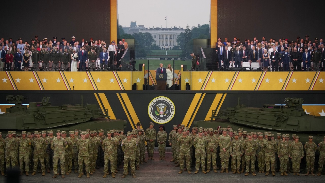 "ทรัมป์" จี้สภาเพิ่มงบกลาโหมสหรัฐฯ อีก 50% ทะลุ 47 ล้านล้านบาท