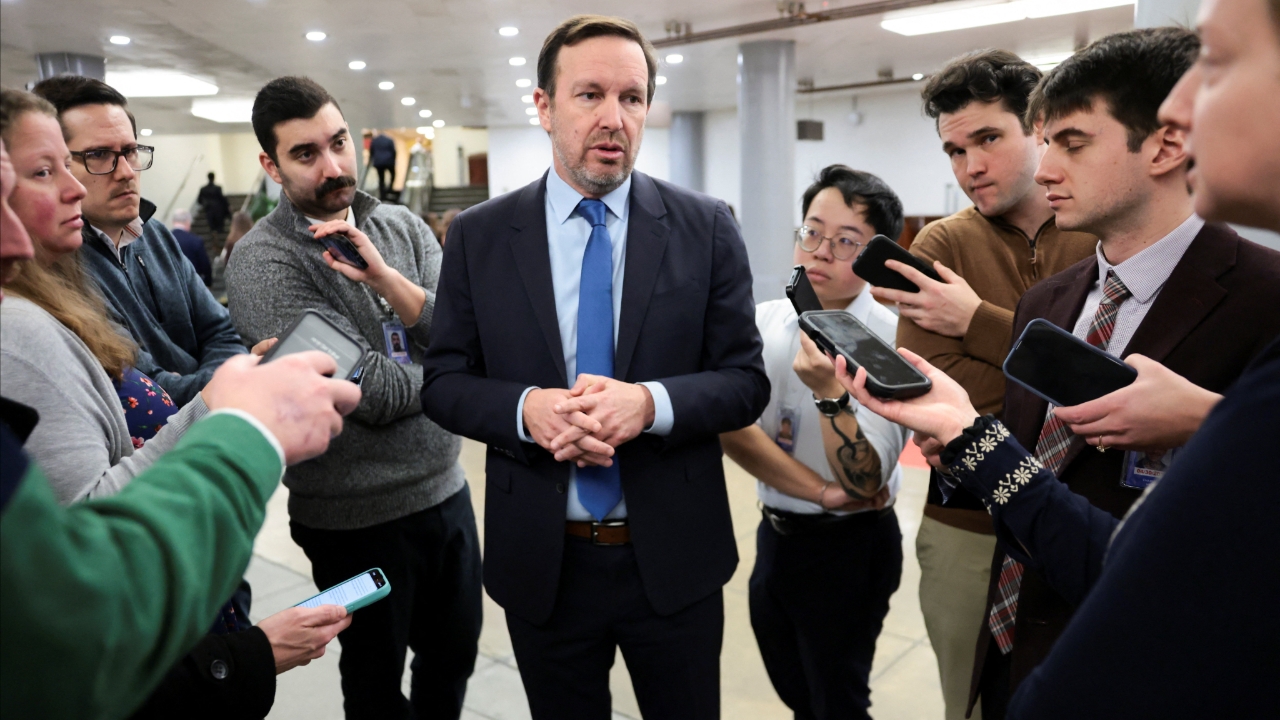 วุฒิสภาสหรัฐฯ เห็นชอบร่างมติจำกัดอำนาจการทำสงครามของทรัมป์ในเวเนซุเอลา