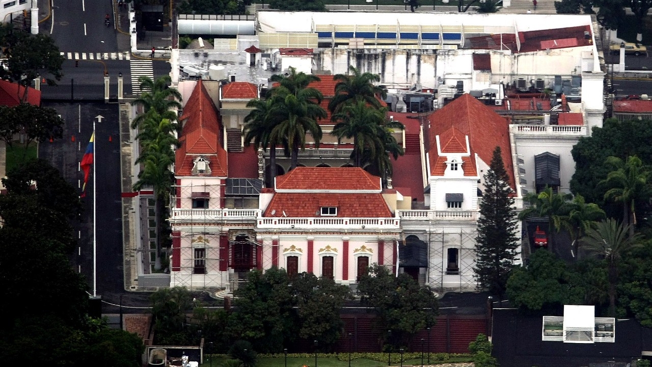 เสียงปืนสนั่นใกล้ทำเนียบประธานาธิบดีเวเนซุเอลา สื่อชี้อาจเป็นความพยายามก่อรัฐประหาร