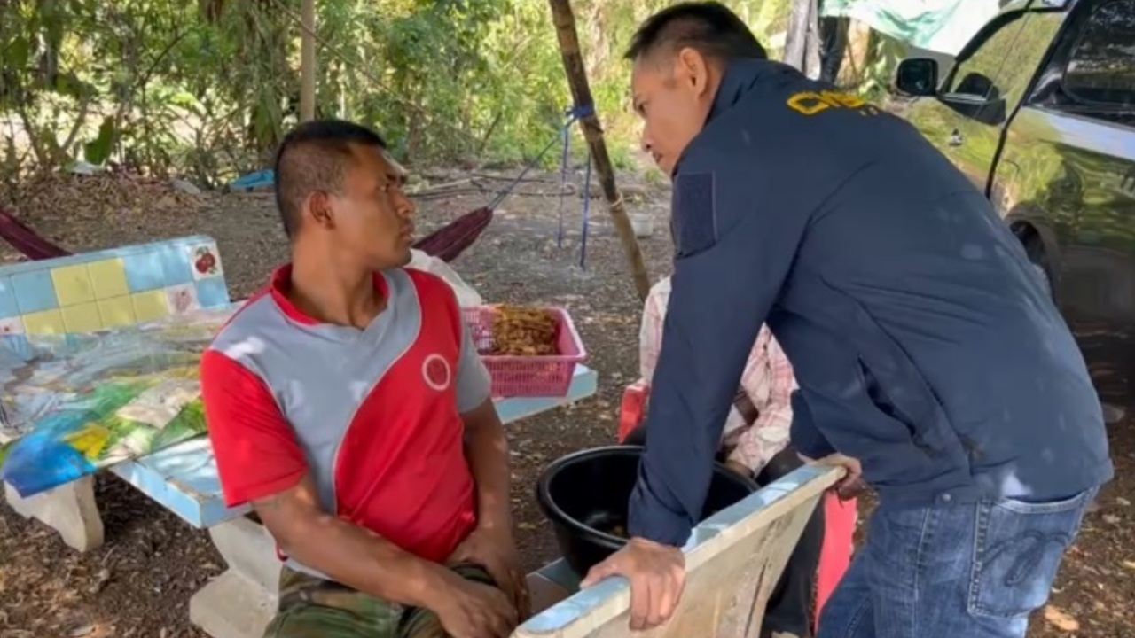 รวบหนุ่มเปิด “บัญชีม้า” ให้แก๊งคอลเซ็นเตอร์ โยง 33 คดี รวมเสียหายกว่า 17 ล้าน