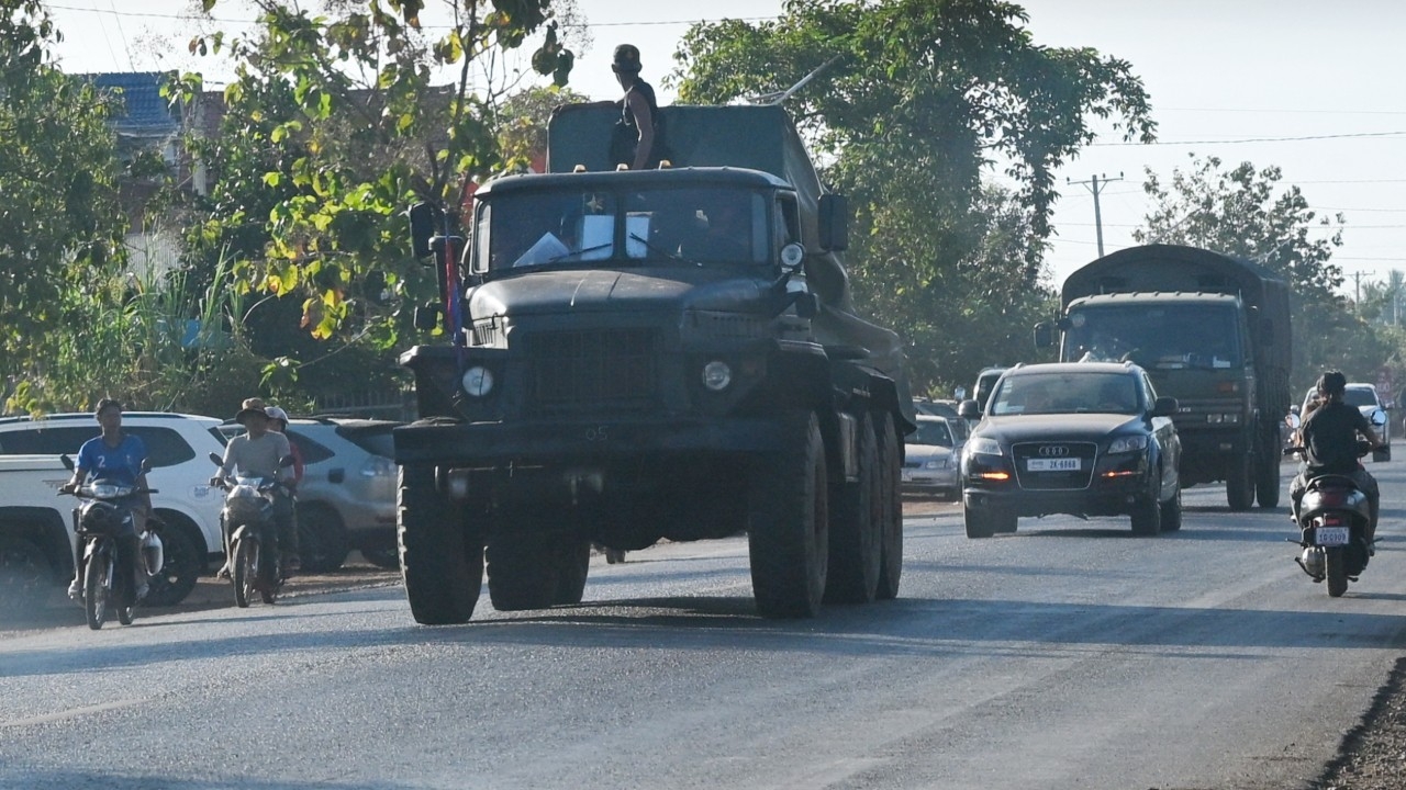 กัมพูชาสั่งปิดชายแดนติดไทยไม่มีกำหนด อ้างไทยส่งบินรบโจมตีโรงแรม