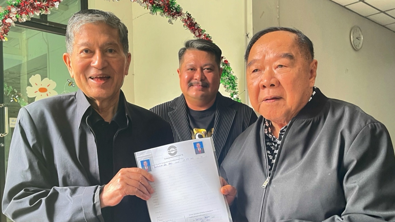 มาตามนัด “ร.ต.อ.เฉลิม” สมัครสมาชิกพลังประชารัฐแล้ว “บิ๊กป้อม” ต้อนรับชื่นมื่น