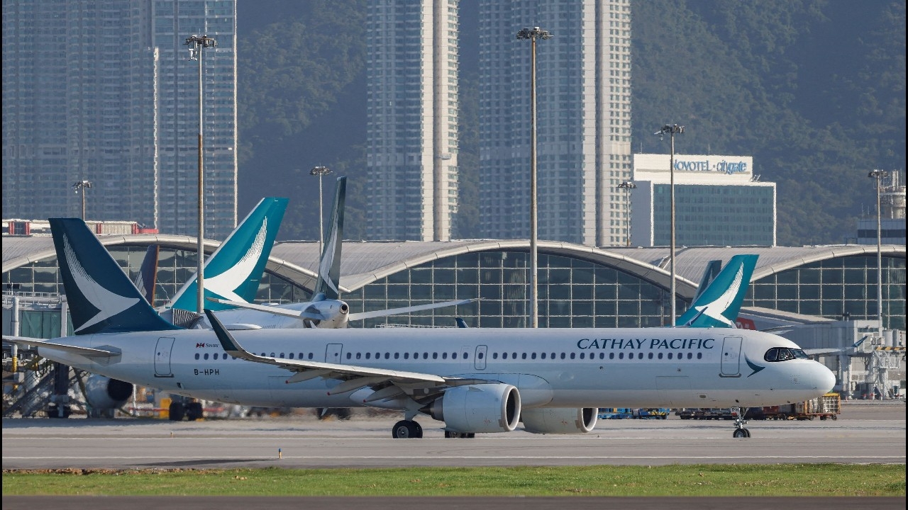 ระทึก ผู้โดยสารป่วน พยายามเปิดประตูเครื่องบินกลางอากาศ