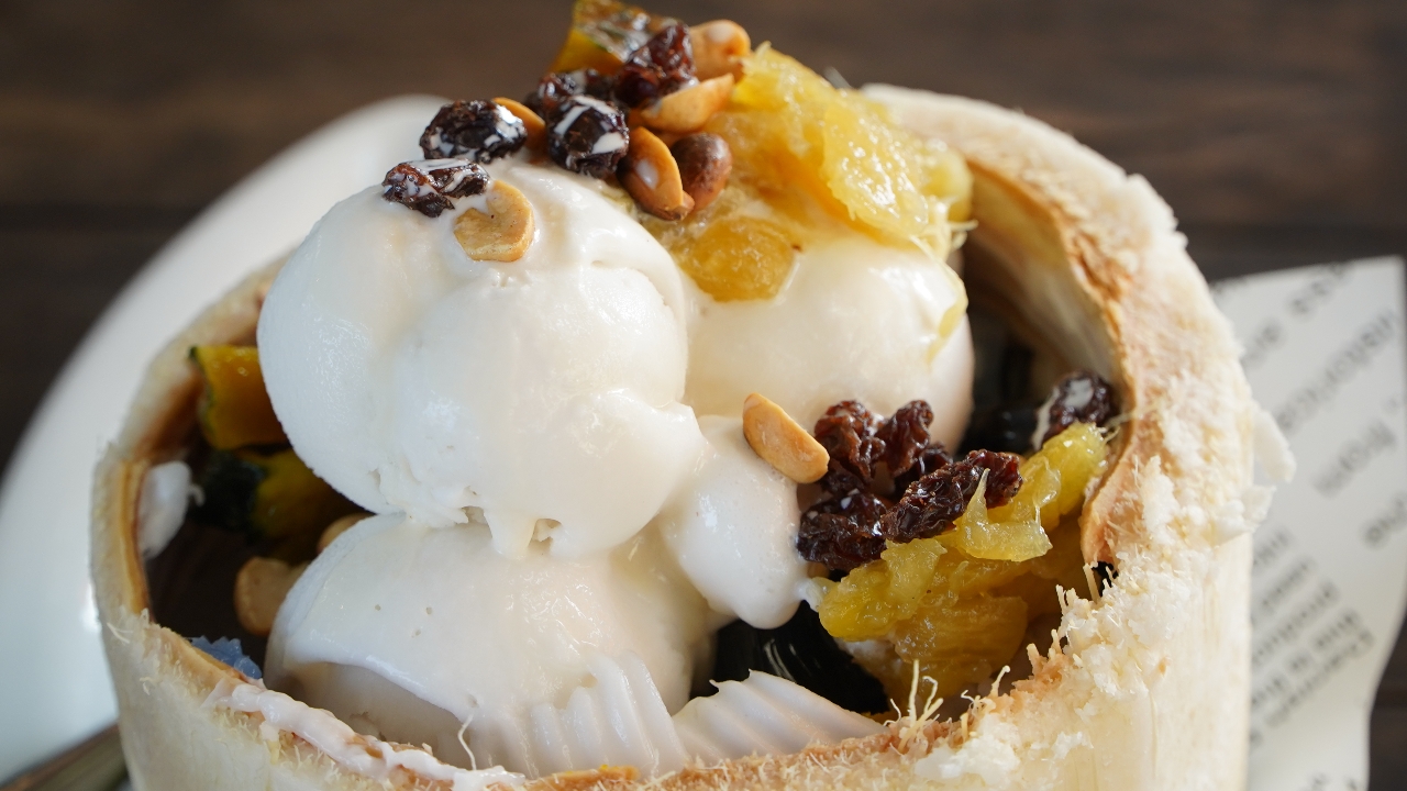 เซินไอติมกะทิสด สายหวานต้องเจิม ไอติมกะทิเครื่องแน่น วิวทุ่งนา ราคาเริ่มแค่ 25 บาท