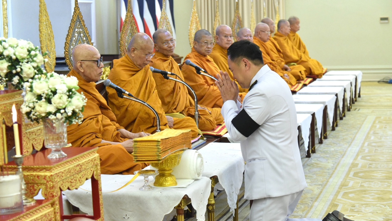 “นายกฯ อนุทิน” นำ ครม. ร่วมพิธีทำบุญ 5 ศาสนา บำเพ็ญพระราชกุศลปัญญาสมวาร (50 วัน) พระพันปีหลวง