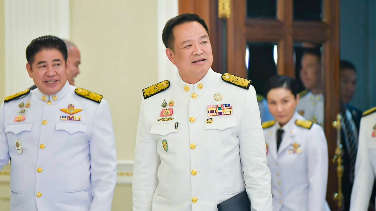 “อนุทิน” โผล่ คอมเมนต์แถลงการณ์พรรคประชาชนจี้ยุบสภา บอก “ตามนั้นครับ”