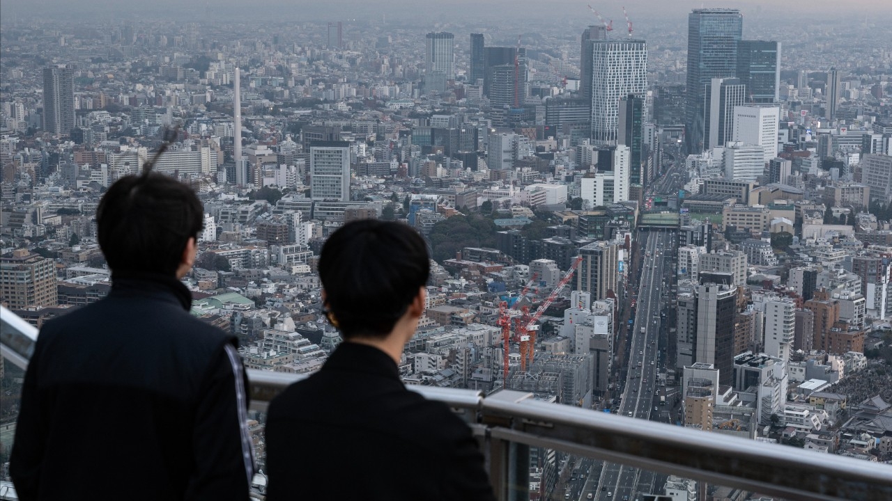 ช็อก หนุ่มญี่ปุ่น โดดตึกสำนักงาน “ทีวี อาซาฮี” ดับ โดนคนด้านล่างบาดเจ็บ