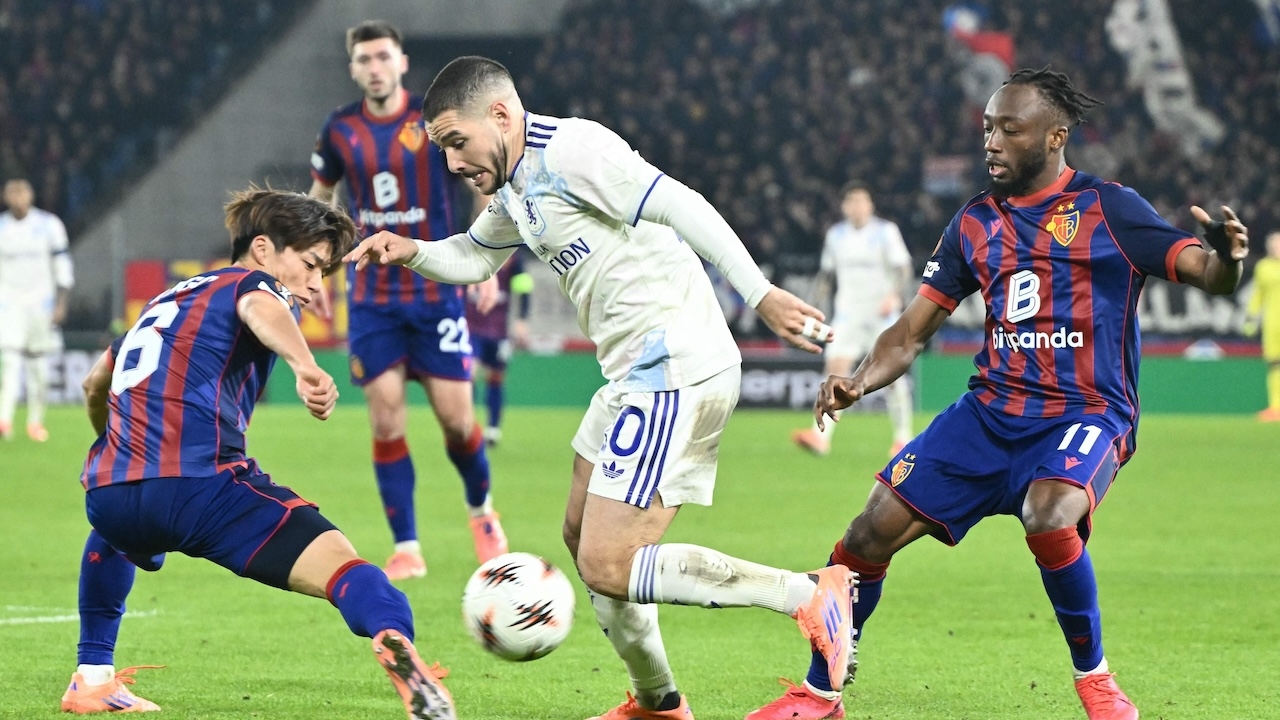 ผลบอลเมื่อคืน แอสตัน วิลล่า บุกอัด บาเซิ่ล ขึ้นที่ 3 ศึกยูโรปาลีก