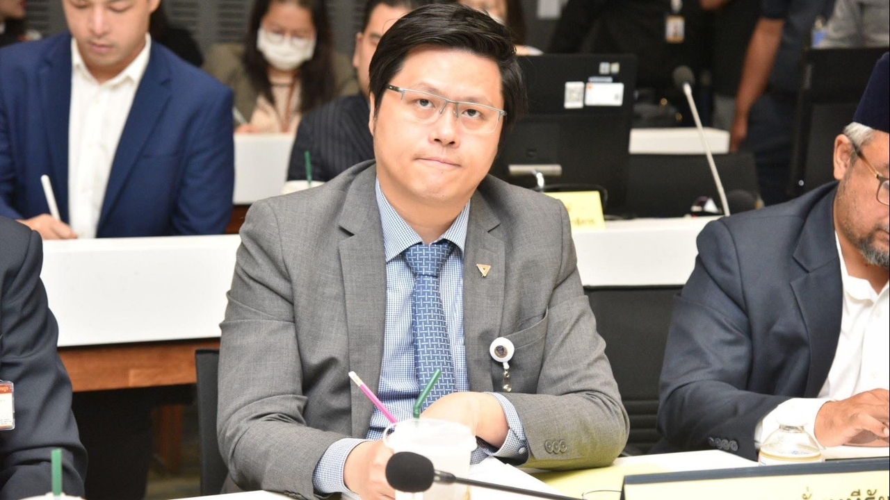 “คุณากร” ประกาศเลือกตั้งครั้งหน้า ขอสู้ต่อ ไม่สนพรรคประชาชนส่งสัญญาณอาจไม่ส่งลงเลือกตั้ง