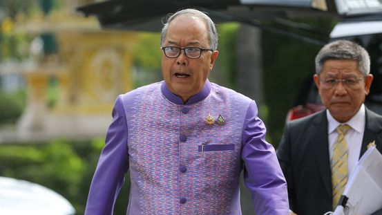 เปิดเบื้องหลังต้นเหตุยุบสภาหนีซักฟอก : สะท้อนการเมืองไม่ปกติ