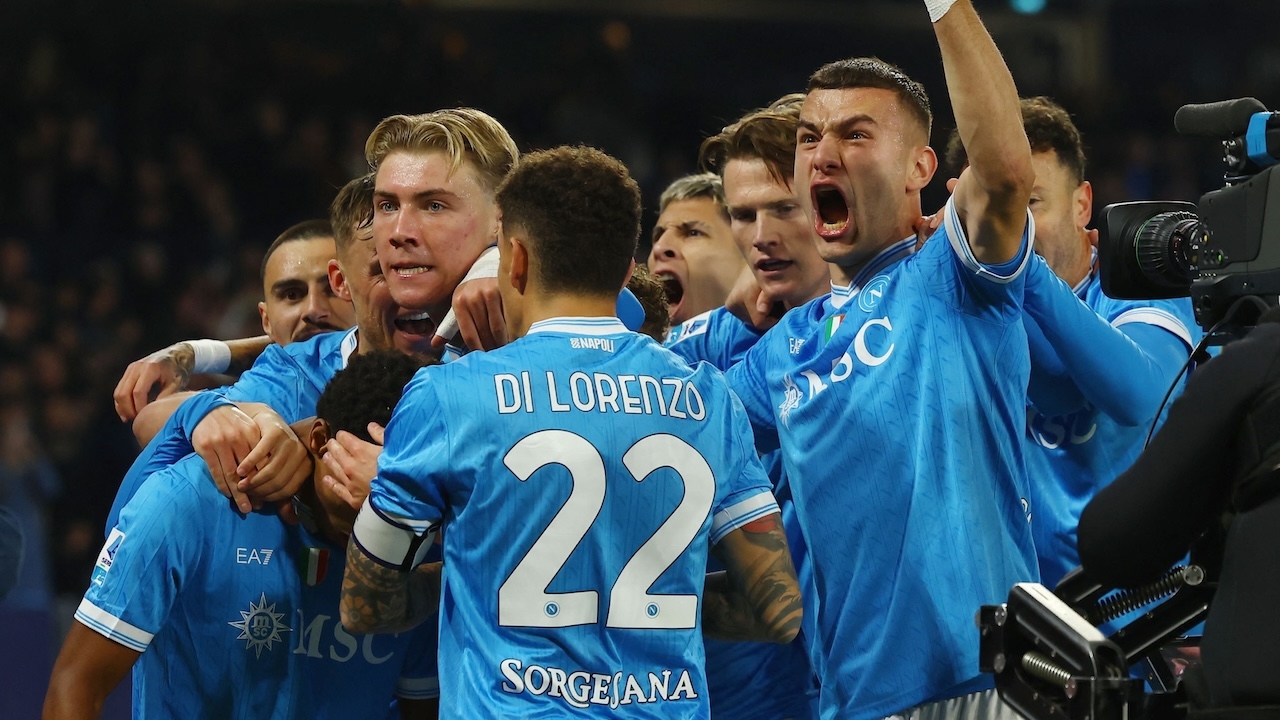 ผลบอลเมื่อคืน นาโปลี ทุบ ยูเวนตุส แซงขึ้นจ่าฝูง กัลโช่ เซเรีย อา