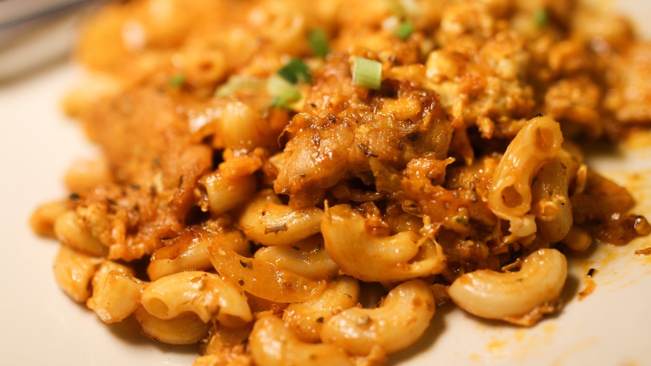 เปิดสูตรผัดมักกะโรนี สไตล์กุ๊กช็อป หอมกลิ่นคั่วกระทะ ซอสฉ่ำเคลือบทุกเส้น เด็กทานง่าย ผู้ใหญ่ทานดี