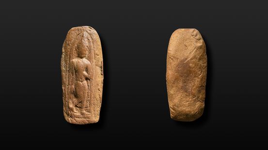 พระกำแพงลีลา เม็ดขนุน กรุลานทุ่งเศรษฐี เนื้อครู สมบูรณ์สวยแชมป์หลักล้าน