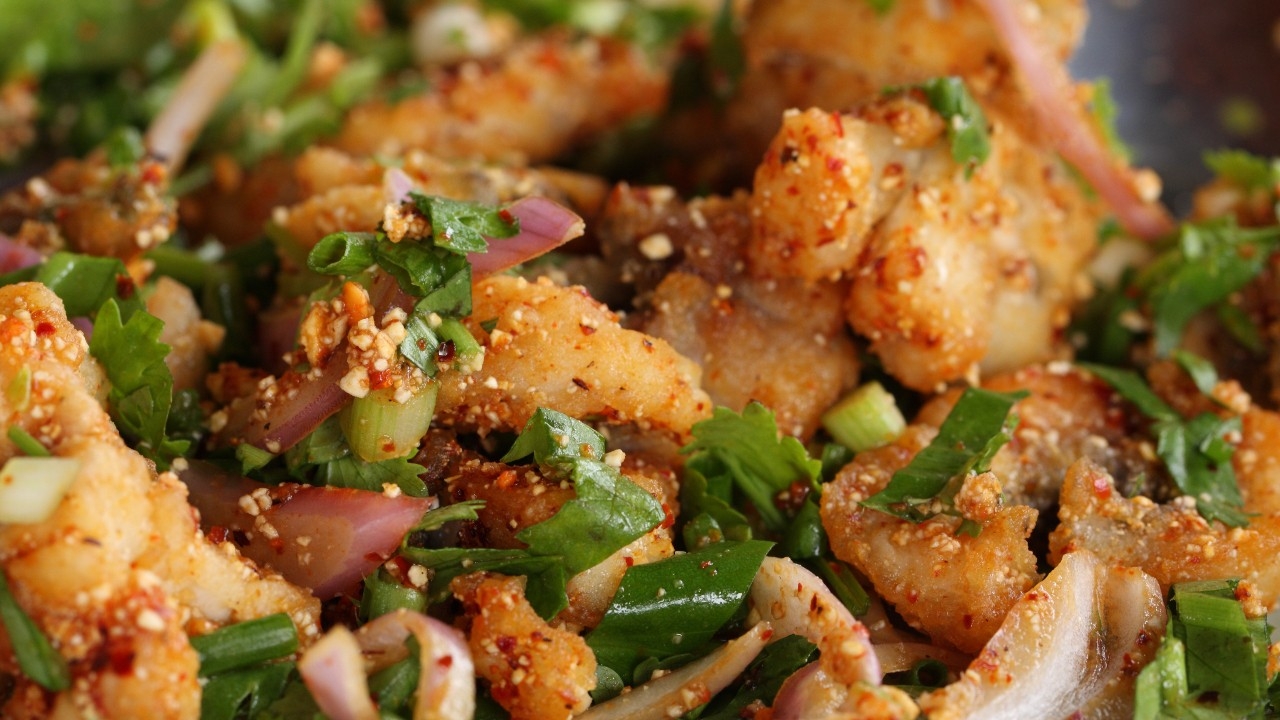 วิธีทำข้าวยำไก่แซ่บ สูตรง่ายๆ พร้อมเคล็ดลับ อร่อย เด็ด ไม่ง้อร้านดัง