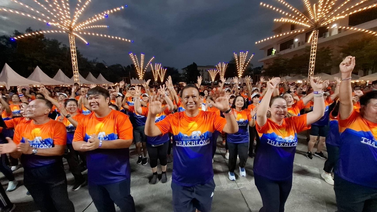 คนแห่ร่วมงานเดิน-วิ่ง เพื่อสุขภาพ "โครงการสร้างเสริมสุขภาวะประชาชนชาวท่าโขลง"
