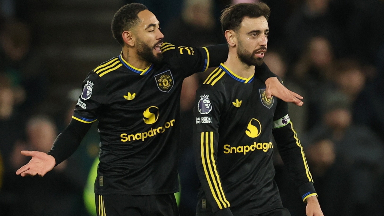 แมนยู กลับมาแล้ว เปิดโผทีมเต็งแชมป์พรีเมียร์ลีก 2025-26 ล่าสุด หลังจบนัดที่ 15