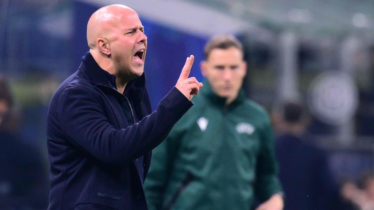 "สล็อต" ฝากคำถามถึง "ซาลาห์" หลัง ลิเวอร์พูล บุกดับ อินเตอร์