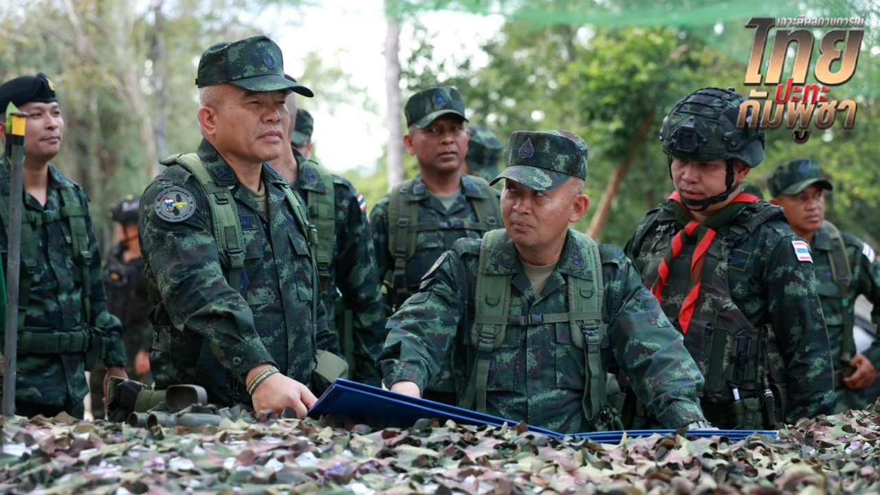 เปิดภาพ แม่ทัพภาคที่ 2 - ผบ.กกล.สุรนารี ร่วมบัญชาการรบ ภารกิจยึด "เนิน 350"