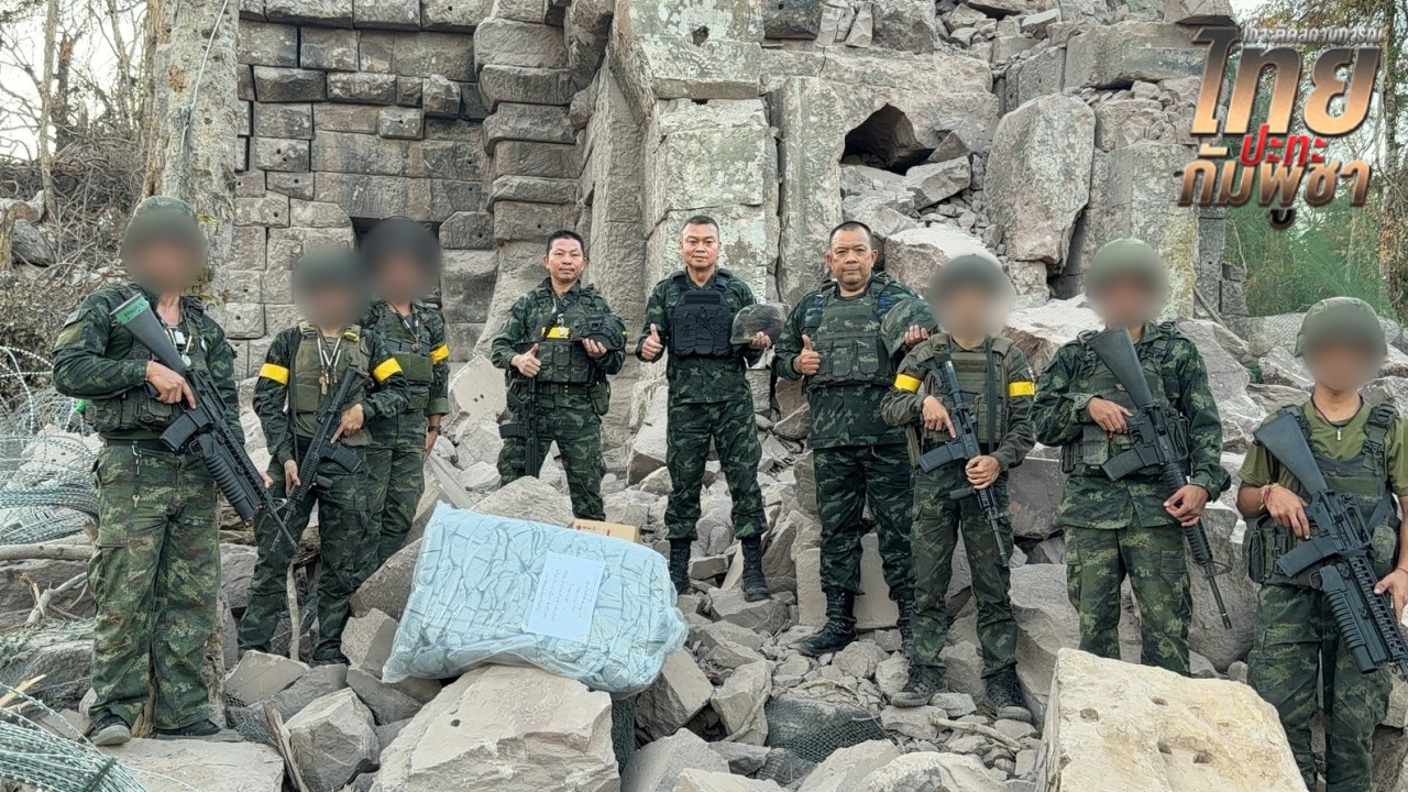 "บิ๊กกุ้ง" ลงพื้นที่ปราสาทตาควาย-เนิน 350 ให้กำลังแนวหน้า จุดธูปไหว้แผ่นดินไทย