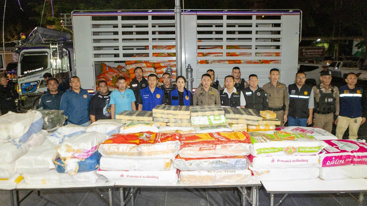 จับรถบรรทุก 10 ล้อ ซุกยาบ้า-เฮโรอีนบิ๊กลอต มูลค่ากว่า 100 ล้าน