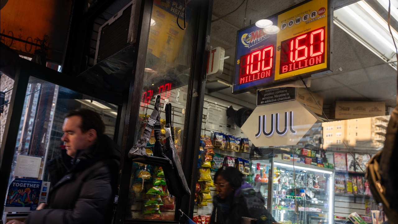 ฮือฮา "พาวเวอร์บอล" ยังไม่มีผู้ถูกรางวัล แจ็กพอตสะสม 1,600 ล้านดอลลาร์ รางวัลใหญ่อันดับ5 ของสหรัฐฯ