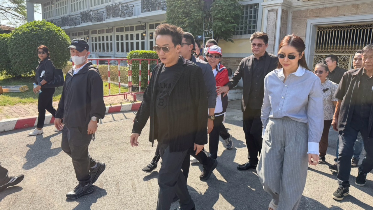 "ทักษิณ" ฝาก "พานทองแท้" ให้กำลังใจ "ยศชนัน" แคนดิเดตนายกฯ เพื่อไทย 