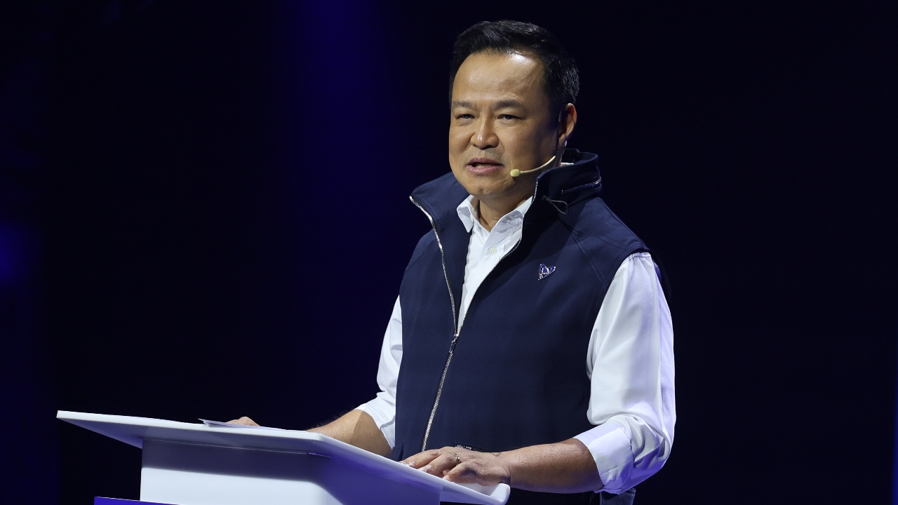 “อนุทิน” เปิดตัวดรีมทีมพรรคภูมิใจไทย ชูแก้ปัญหาเศรษฐกิจ ความมั่นคง ภัยพิบัติ