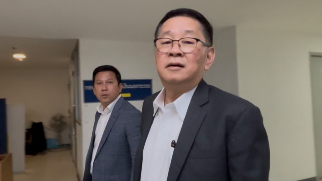 “ประเสริฐ” ให้ปากคำ DSI ปม MOU ดีอี-บ.สิงคโปร์ โยงคดีพิเศษสแกนม่านตา มองกลั่นแกล้งทางการเมือง