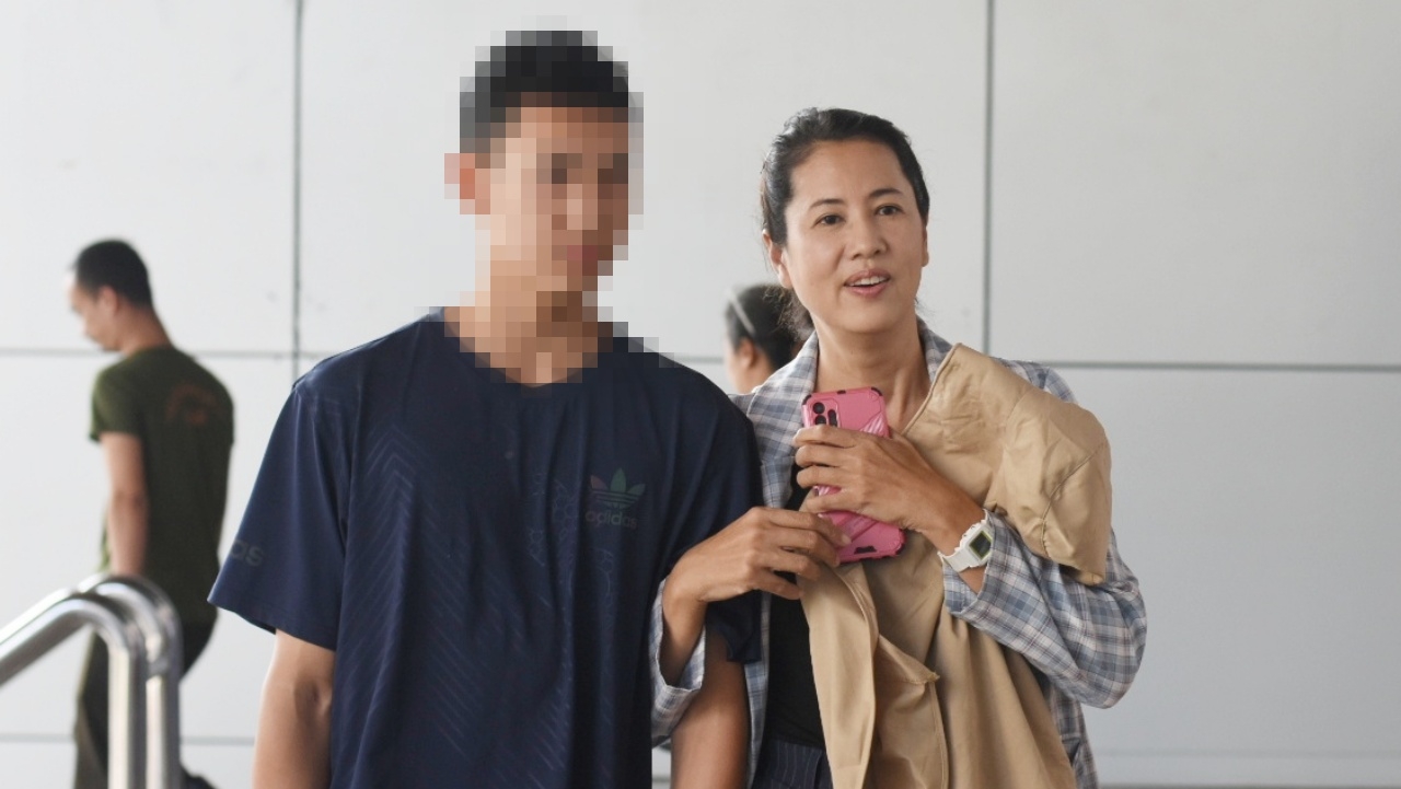 ศาลยกฟ้อง “ปารีณา” ไม่ผิดคดีหมิ่นฯ “วีระ สมความคิด”