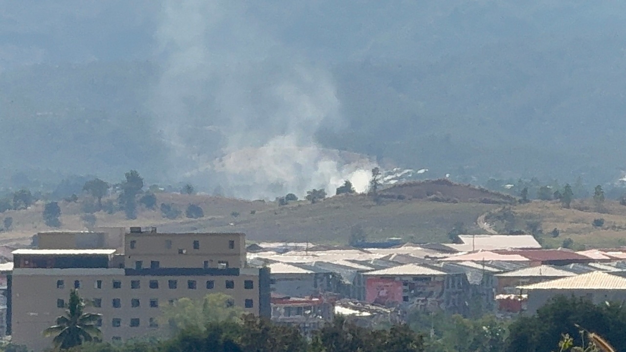 ทางการเมียนมา ยังระเบิด “เคเคปาร์ค” ต่อเนื่อง กระทบหลังคาบ้านคนไทยสั่นสะเทือน